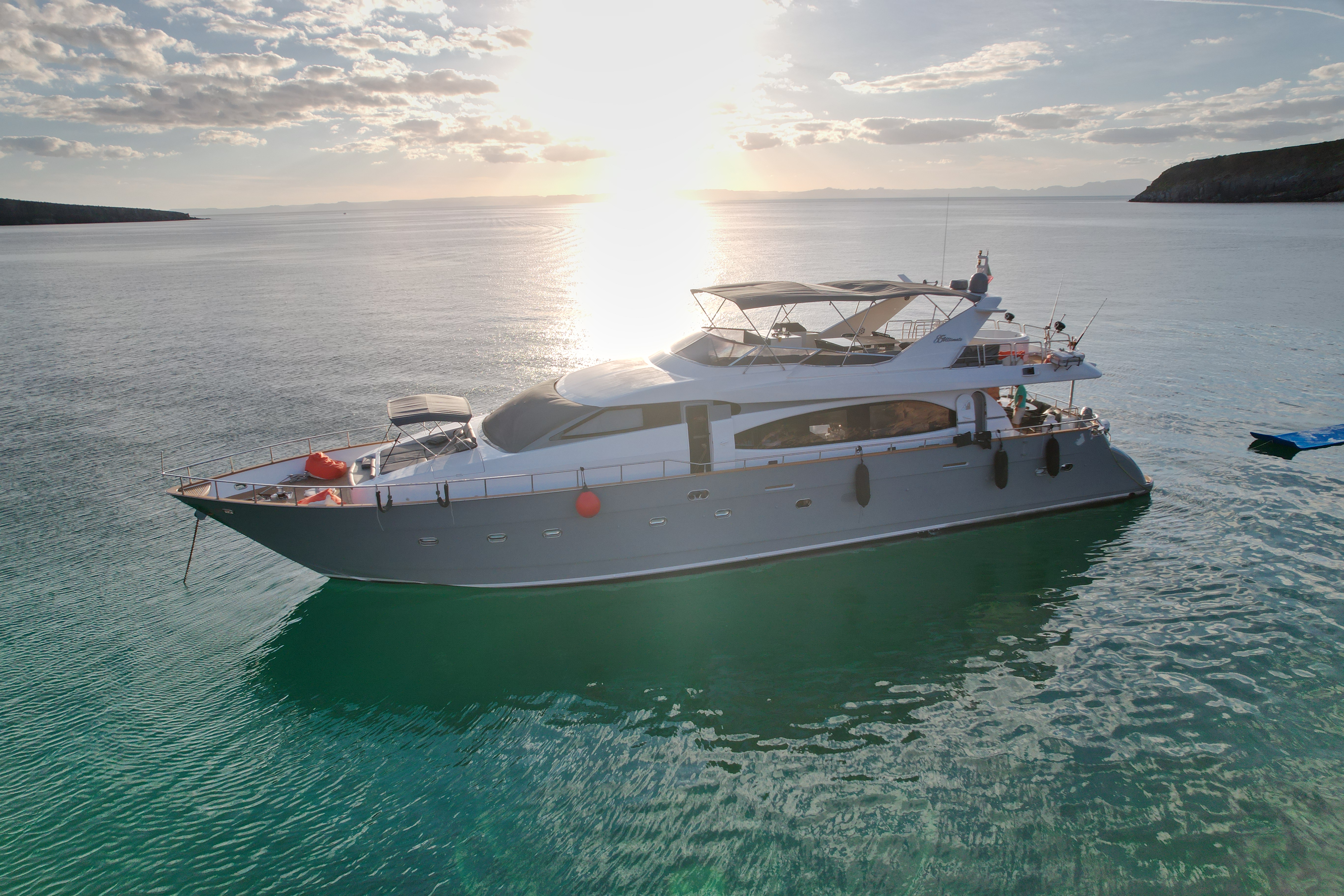 DON MOI — 80 ft luxury Motor Yacht charter in Puerto Vallarta