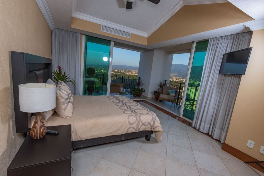 Grand Venetian 2204 photo 2