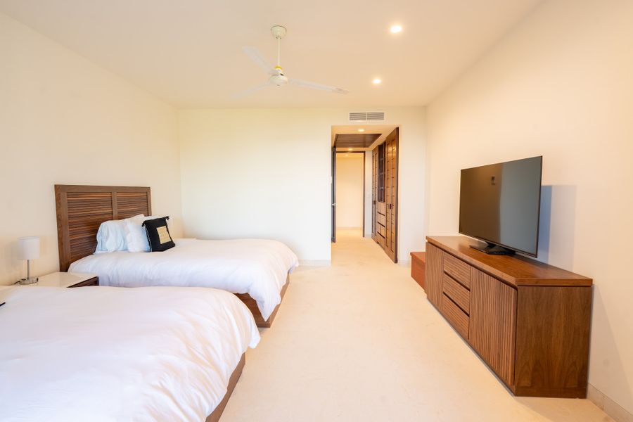 Tau 612 photo 2