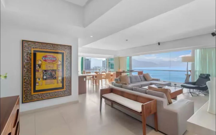 Luxury Beach Front Condo 21st Floor Views photo 9