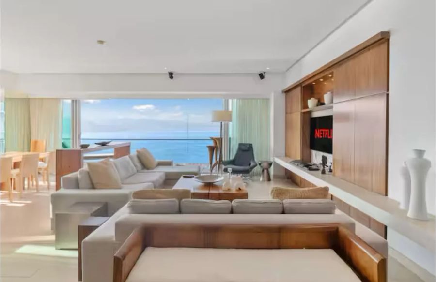 Luxury Beach Front Condo 21st Floor Views photo 4