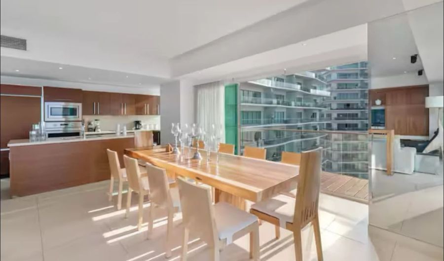 Luxury Beach Front Condo 21st Floor Views photo 12
