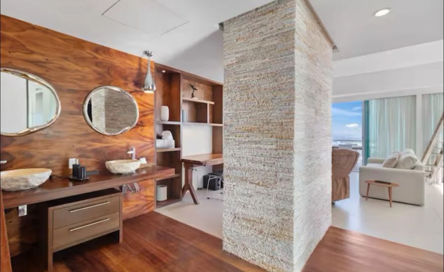 Luxury Beach Front Condo 21st Floor Views photo 5