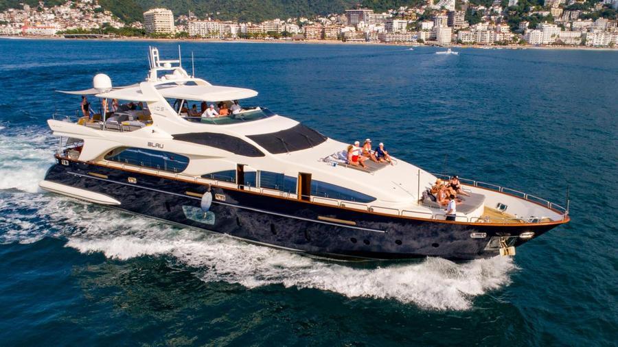 BLAU — 105 ft luxury Motor Yacht charter in Puerto Vallarta